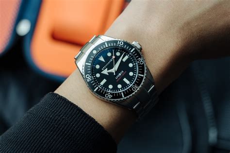 thinnest automatic dive watch